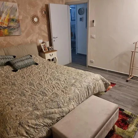 Vicino Al Mare Apartment *